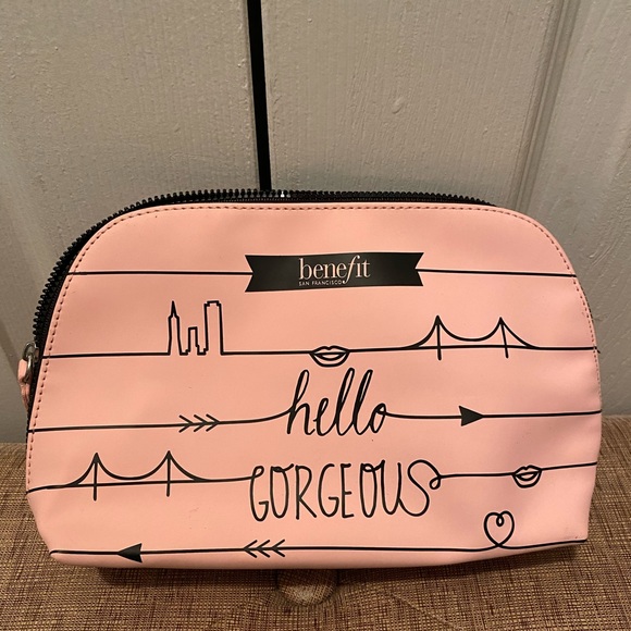 Benefit Cosmetics Hello Gorgeous Cosmetic Varsity Toiletry Travel Pink Bag. - Picture 2 of 7
